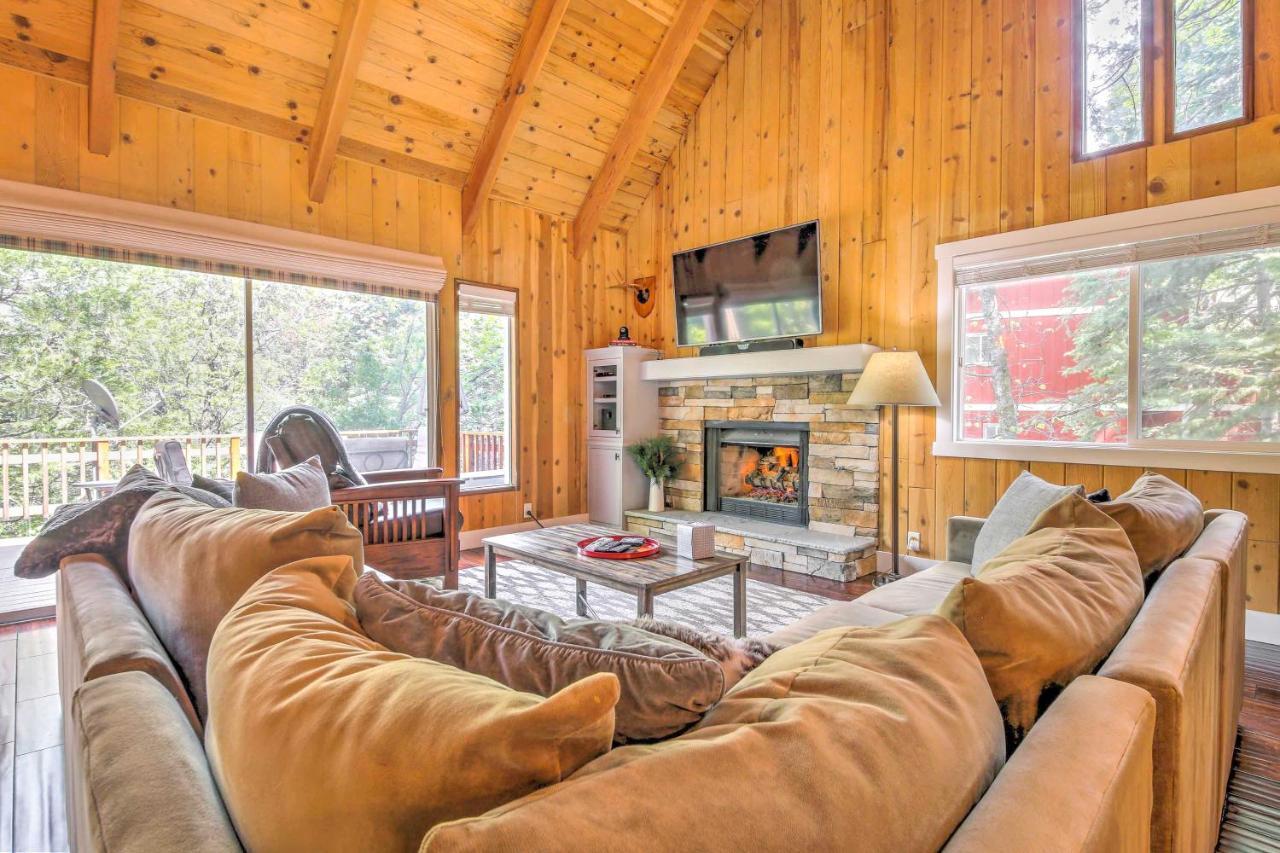 Gorgeous Lake Arrowhead Retreat Game Room And Deck المظهر الخارجي الصورة