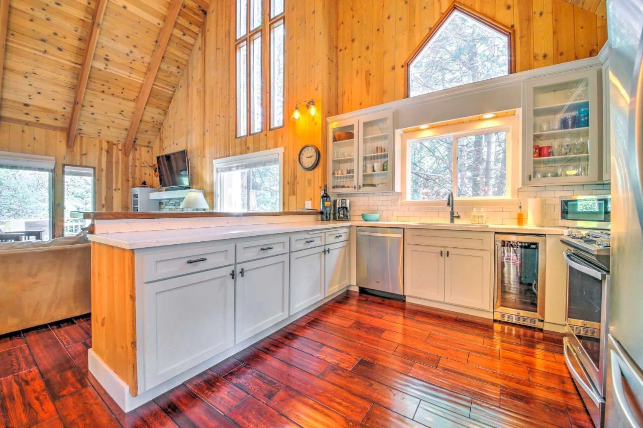 Gorgeous Lake Arrowhead Retreat Game Room And Deck المظهر الخارجي الصورة